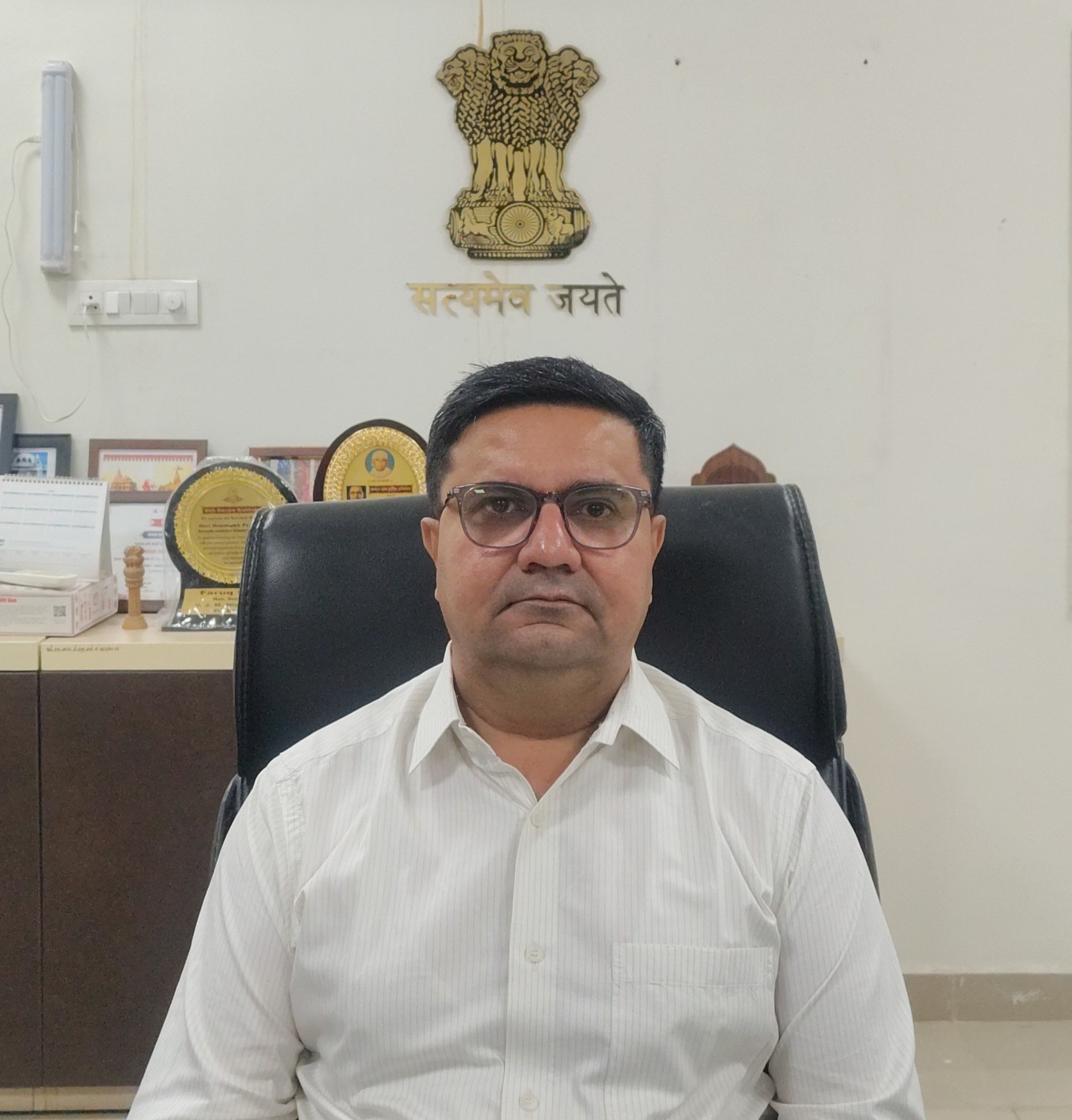Shri Tekchand C. Tirthani (IAS)